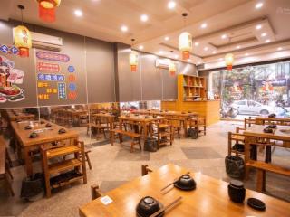 Cho thuê mặt bằng kinh doanh lô góc 24m phố nguyễn thị định diện tích 140m2 x 2 tầng  mọi mô hình