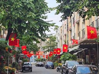 Cần bán nhà phố khu dân cư ngay sóng thần sát phạm văn đồng