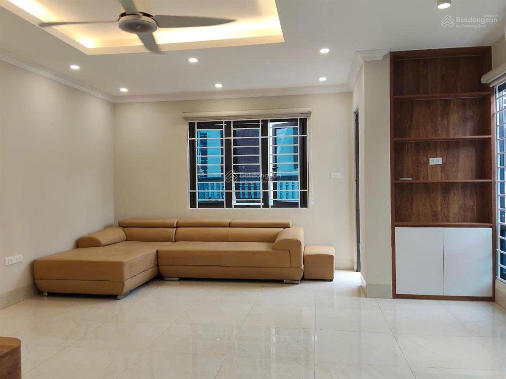 Nhà ngõ ô tô kinh doanh nhỏ, 8 phòng cho thuê 25 triệu/tháng, 40m2x5t, chân bến xe buýt, ga metro