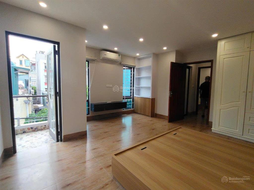 Nhà ngõ ô tô kinh doanh nhỏ, 8 phòng cho thuê 25 triệu/tháng, 40m2x5t, chân bến xe buýt, ga metro