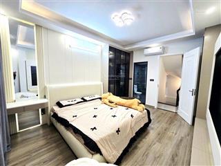 Nhà đẹp đón tết ở luôn yên hoàcầu giấy 33m 5tầng 50m ra phố, ngõ thoáng sạch an ninh tốt 9,8 tỷ tl