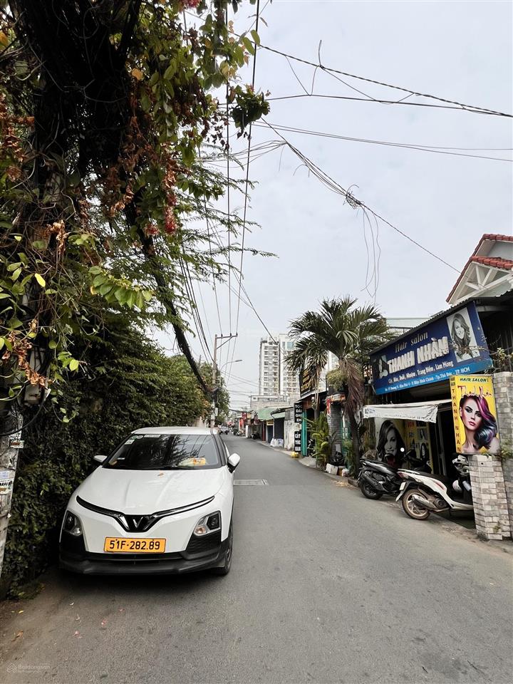 Tôi cần bán căn 3 tầng góc 2 mặt tiền đường 20  kinh doanh sầm uất  ngang 5m lý tưởngvị trí vàng