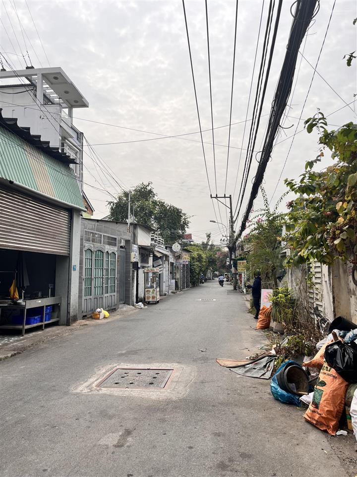 Tôi cần bán căn 3 tầng góc 2 mặt tiền đường 20  kinh doanh sầm uất  ngang 5m lý tưởngvị trí vàng