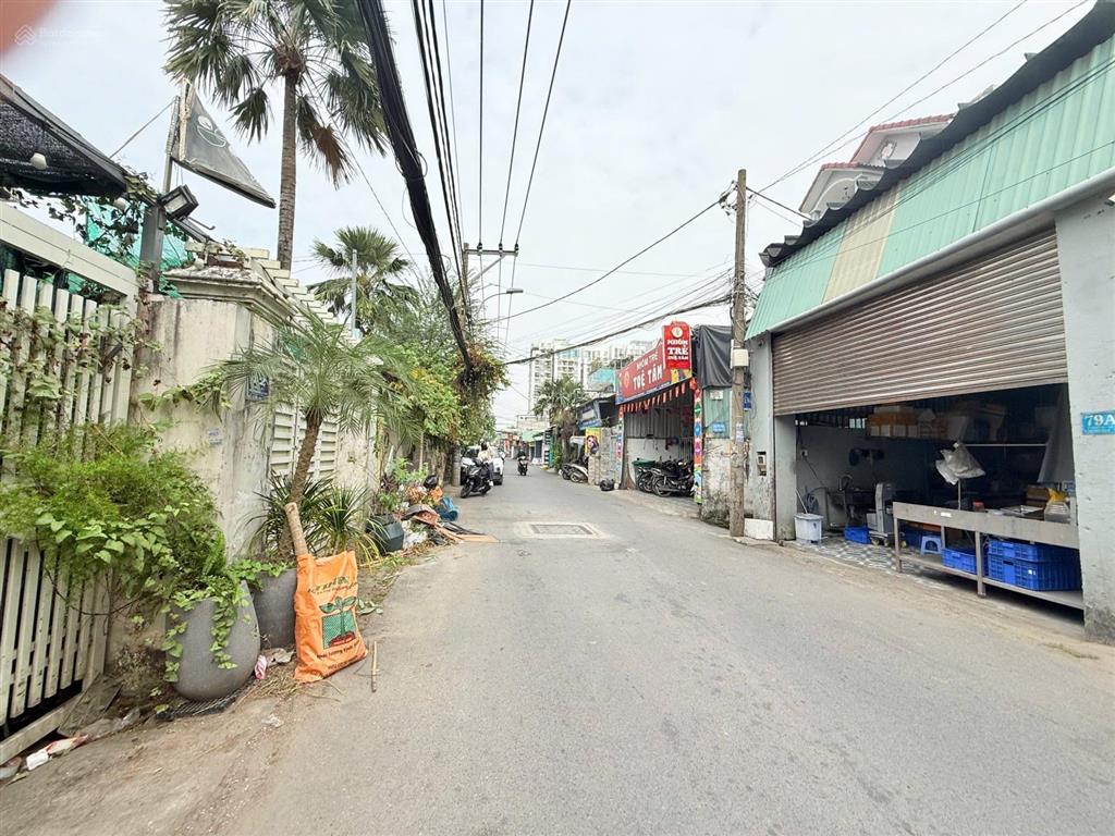 Tôi cần bán căn 3 tầng góc 2 mặt tiền đường 20  kinh doanh sầm uất  ngang 5m lý tưởngvị trí vàng