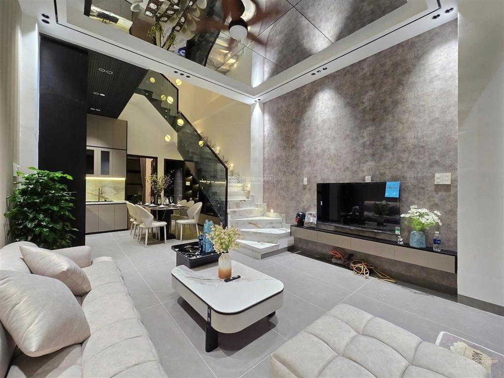 Bán nhà chính chủ hẻm 372 hoàng hữu nam  q9. gần đại học hutech và fpt dt 63m2/2 tỷ 65 sổ riêng