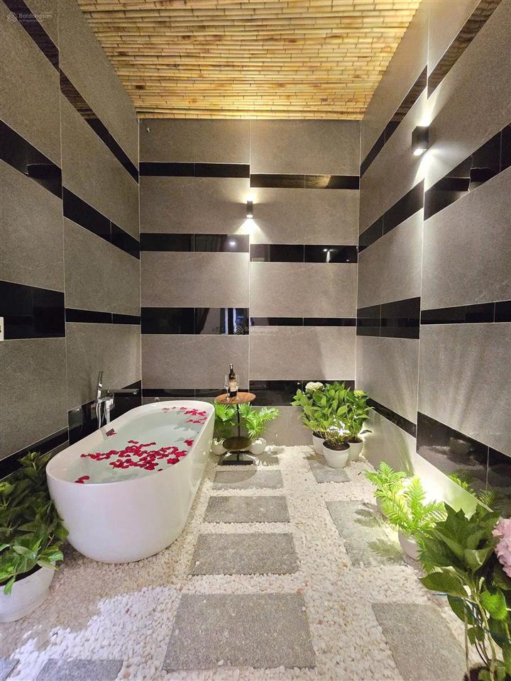 Bán nhà chính chủ hẻm 372 hoàng hữu nam  q9. gần đại học hutech và fpt dt 63m2/2 tỷ 65 sổ riêng