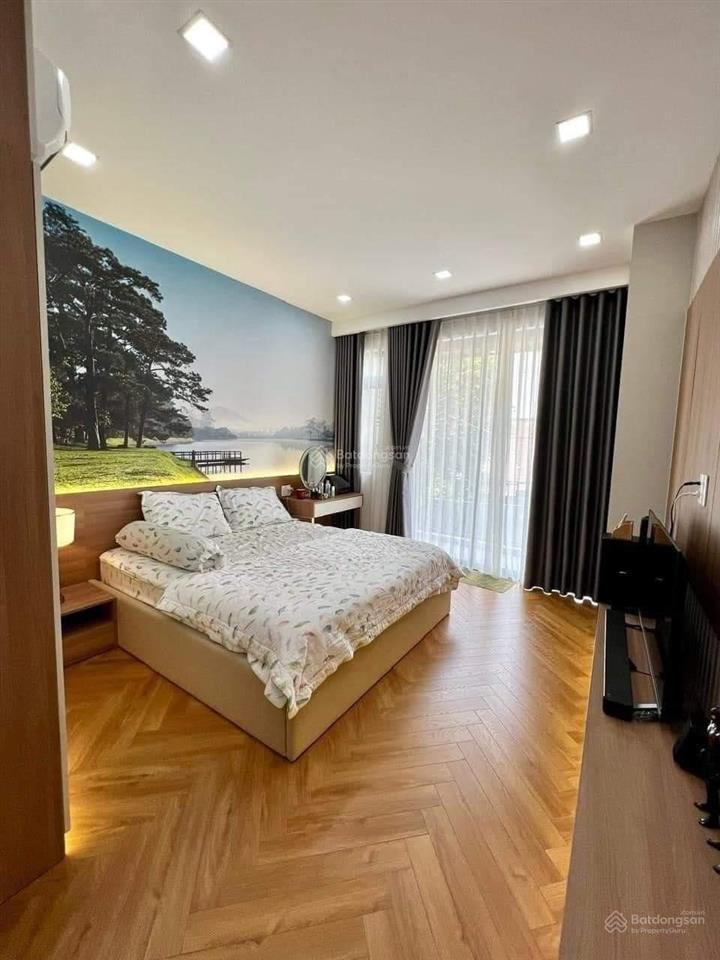 Giá tốt cho nhà đầu tư đ. hoa sứ, p2, phú nhuận,gía 3 tỷ 9 .dt 86m2/hđ thuê 29tr/tháng sổ riêng