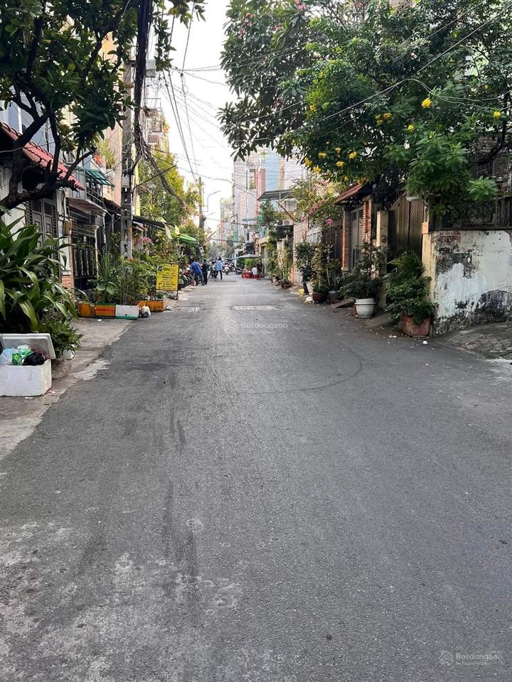 Giá tốt cho nhà đầu tư đ. hoa sứ, p2, phú nhuận,gía 3 tỷ 9 .dt 86m2/hđ thuê 29tr/tháng sổ riêng