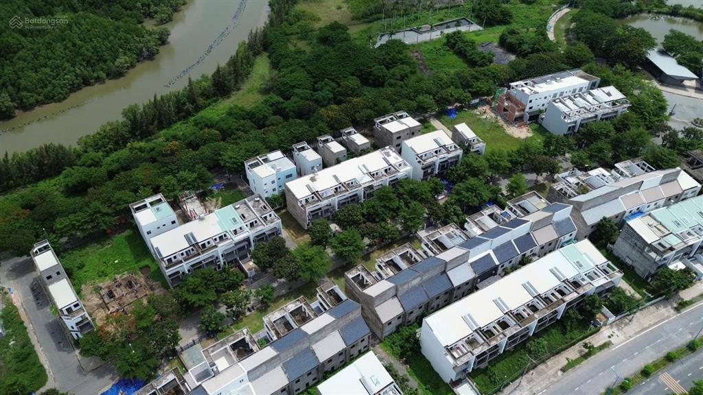 Bán gấp nền 8x32m kdc nhà vườn phước lộc  cần giờ giá chỉ 41.5tr/m2