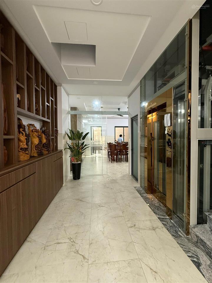 Nhà mới xây 5 tầng ngay kha vạn cân có thang máy khai thác chdv  văn phòng  linh tây