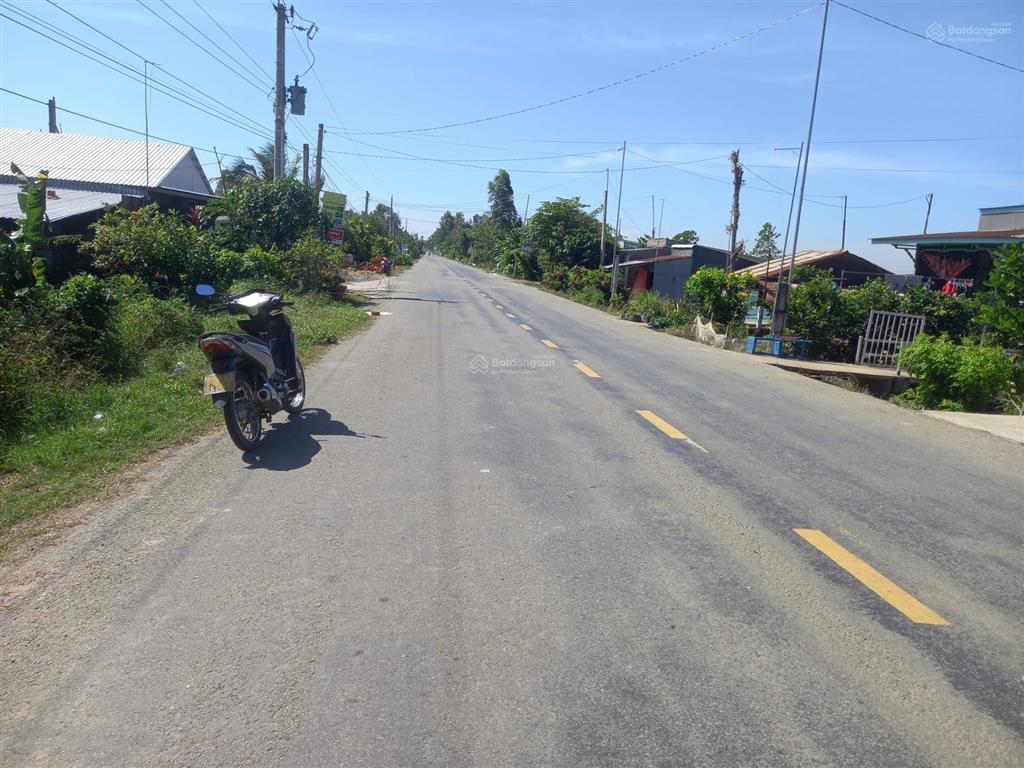 Cần bán một lô đất 1000m2 tại xã bình tân, thị xã kiến tường, tỉnh long an. đường tỉnh lộ 831 .