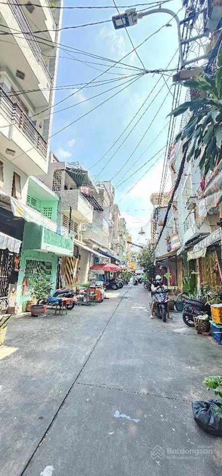 Hẻm 10m kinh doanh nhộn nhịp  minh phụng  quận 11  3 tầng cách mặt tiền vài căn  3.5m x 13m