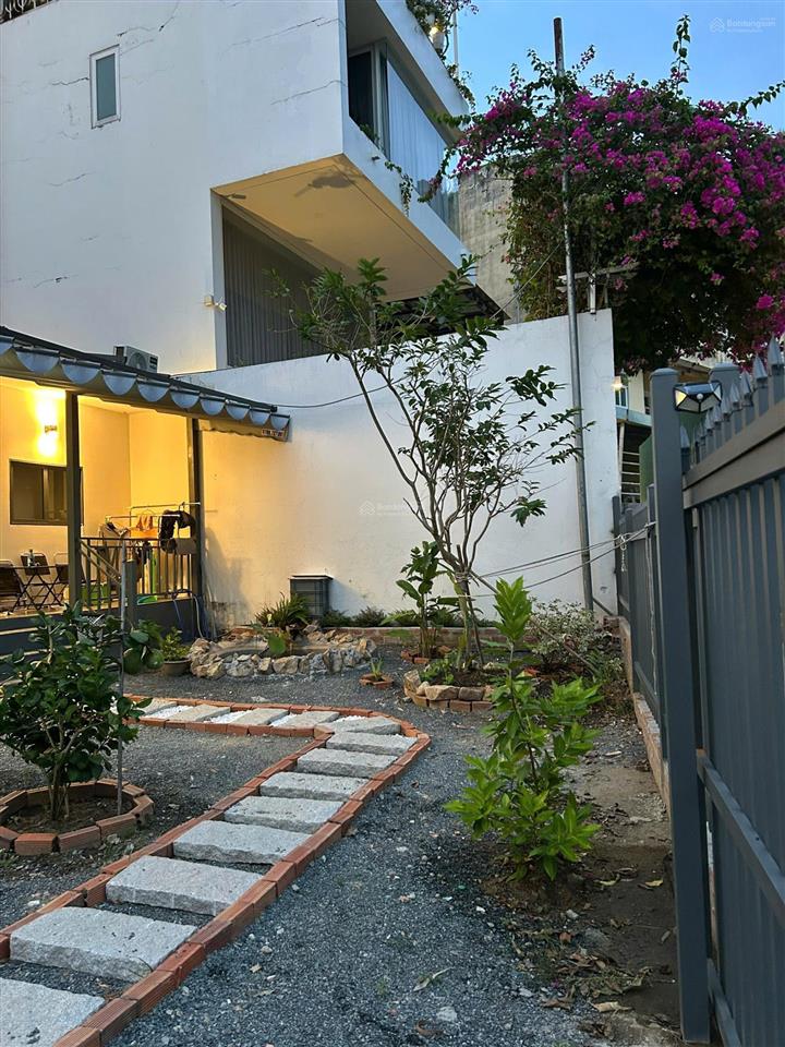 Bán nhà riêng đẹp tại hẻm 120, trần phú, 11 tỷ, 159,7m2, cách biển 50m