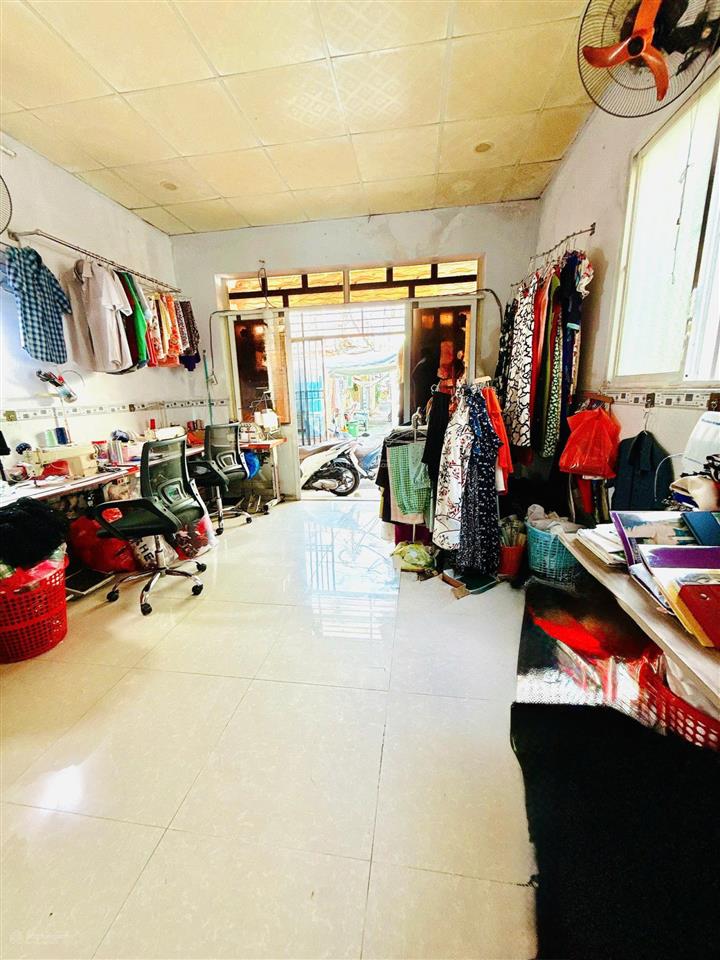 Dương bá trạc, hxh, 4m*11m, 2 tầng, chỉ hơn 4 tỷ xíu, xem nhà ngay!