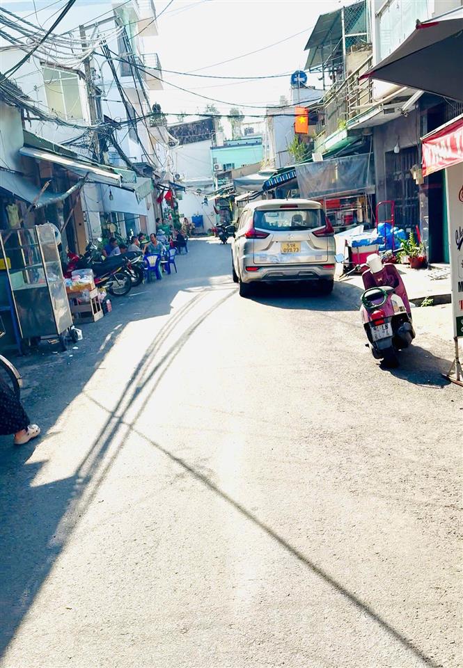 Dương bá trạc, hxh, 4m*11m, 2 tầng, chỉ hơn 4 tỷ xíu, xem nhà ngay!