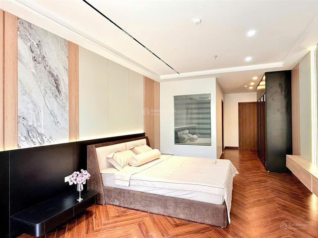 Chính chủ bán nhà trần thái tông 45m² x 6t x giá 15.9 tỷ. nhà mới thang máy, thông sàn, ô tô tránh