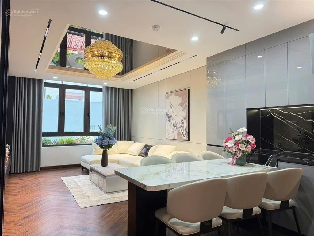 Chính chủ bán nhà trần thái tông 45m² x 6t x giá 15.9 tỷ. nhà mới thang máy, thông sàn, ô tô tránh