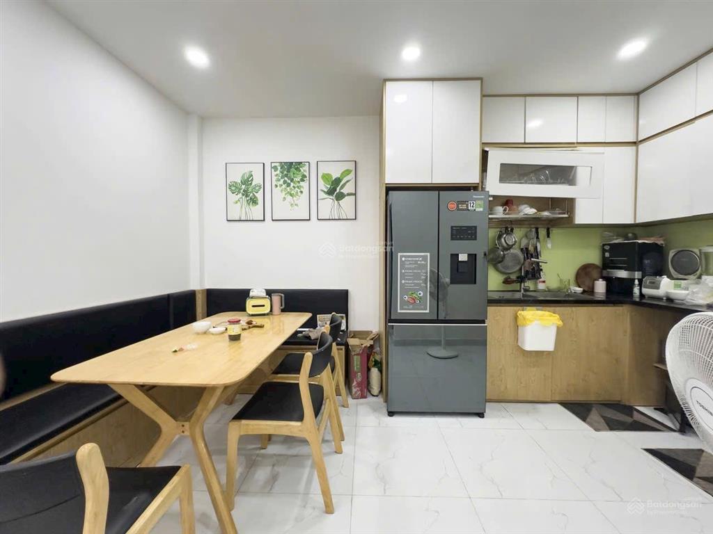 Bán nhà 37m2 xây 2 tầng đường lê thúc hoạch, tân phú giá 2tỷ050.gần thpt trần phú. hẻm 5m. sổ riêng