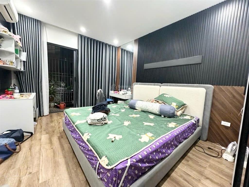 Bán nhà nguyễn khang  yên hoà 55m2  30m ra mặt phố  15.1 tỷ thương lượng tốt chỉ cần thích