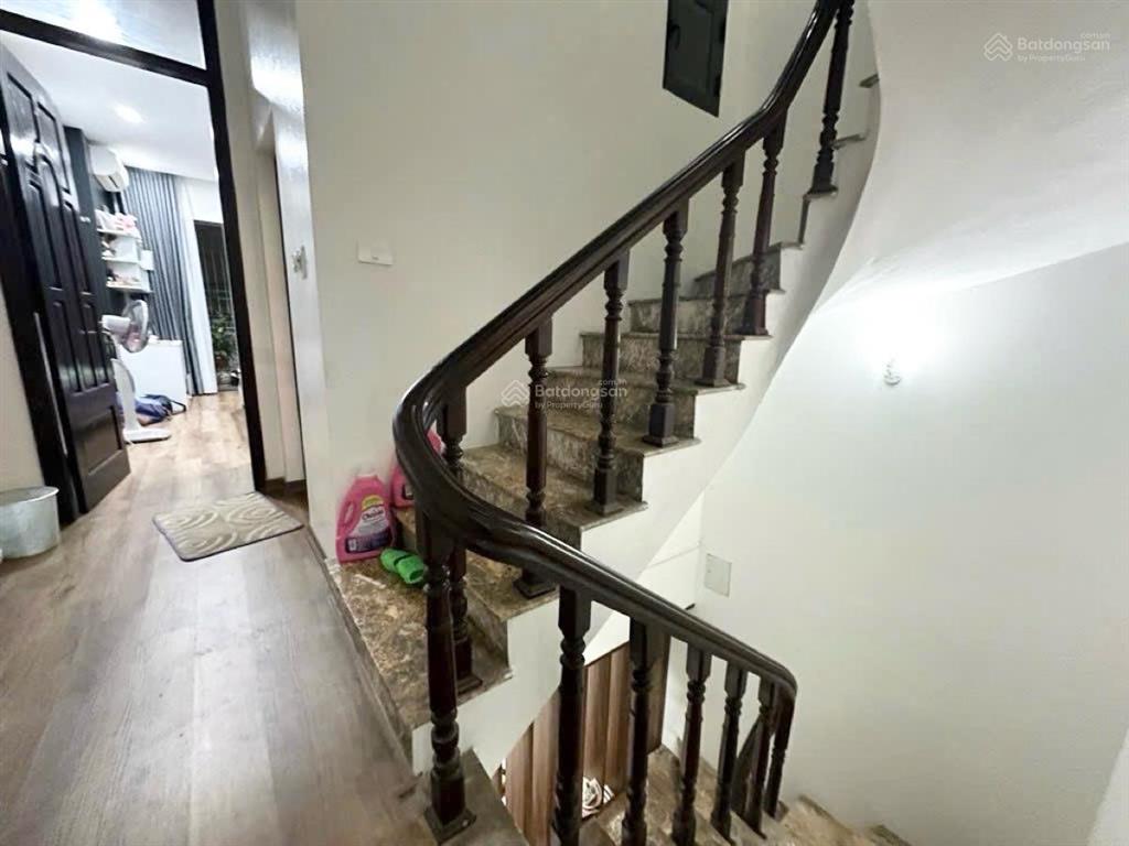 Bán nhà nguyễn khang  yên hoà 55m2  30m ra mặt phố  15.1 tỷ thương lượng tốt chỉ cần thích