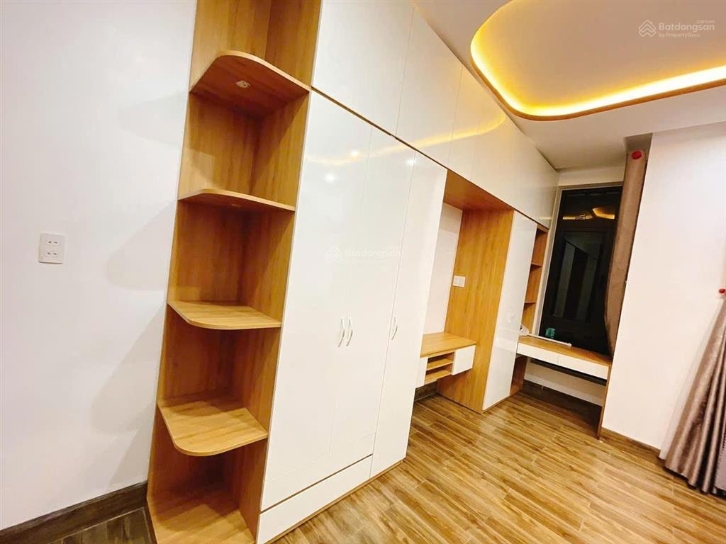 Nhà mặt tiền túy loan 5 nhà rất đẹp.nội thất còn rất mới.