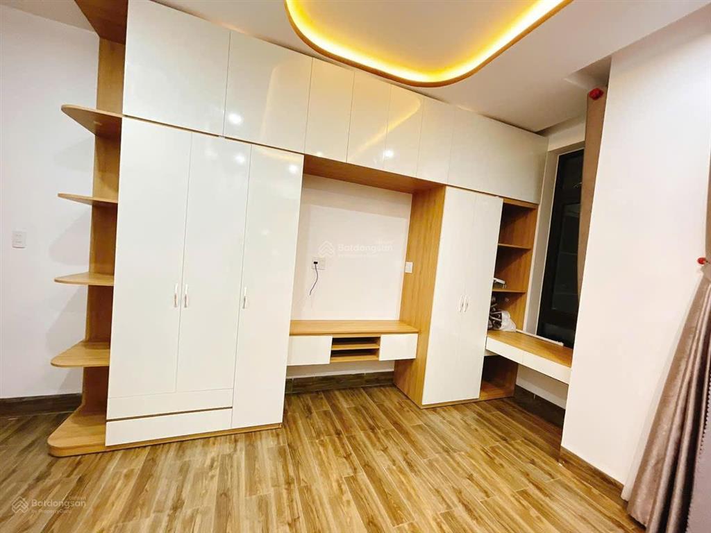 Nhà mặt tiền túy loan 5 nhà rất đẹp.nội thất còn rất mới.