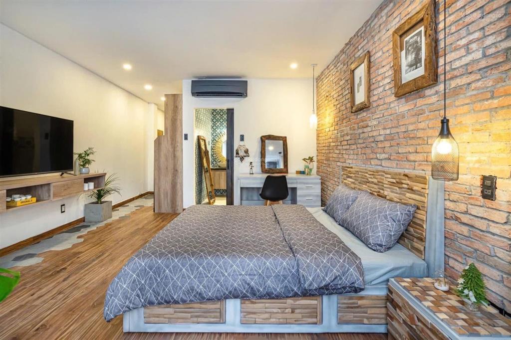 Cho thuê căn hộ ban công đẹp, mới thiết kế hiện đại ngay tại quận 10, full nội thất, mới 100%