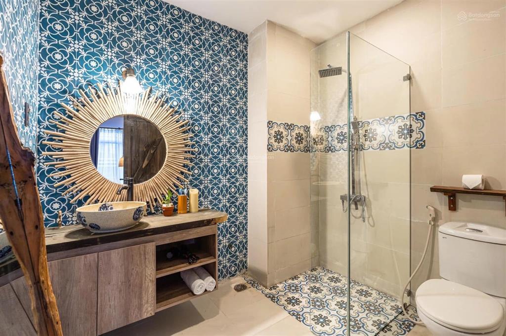 Cho thuê căn hộ ban công đẹp, mới thiết kế hiện đại ngay tại quận 10, full nội thất, mới 100%