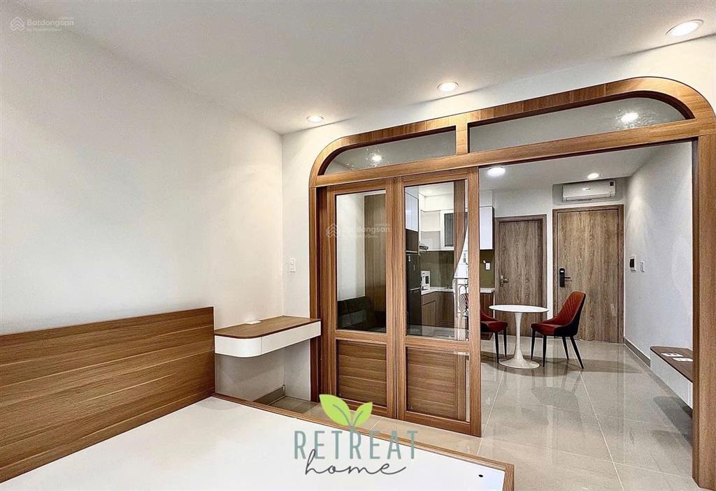 Căn hộ 1 phòng ngủ bancol rộng 50m2 mới 100% ngay tại quận 3, thang máy tận phòng, full nt