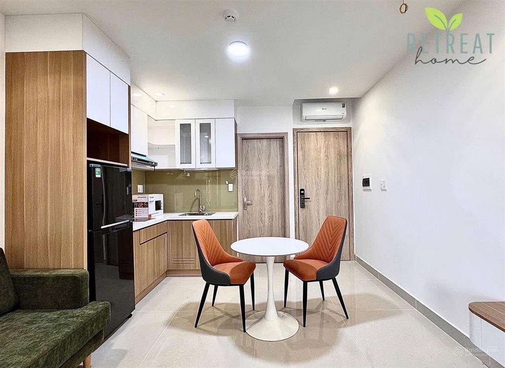 Căn hộ 1 phòng ngủ bancol rộng 50m2 mới 100% ngay tại quận 3, thang máy tận phòng, full nt