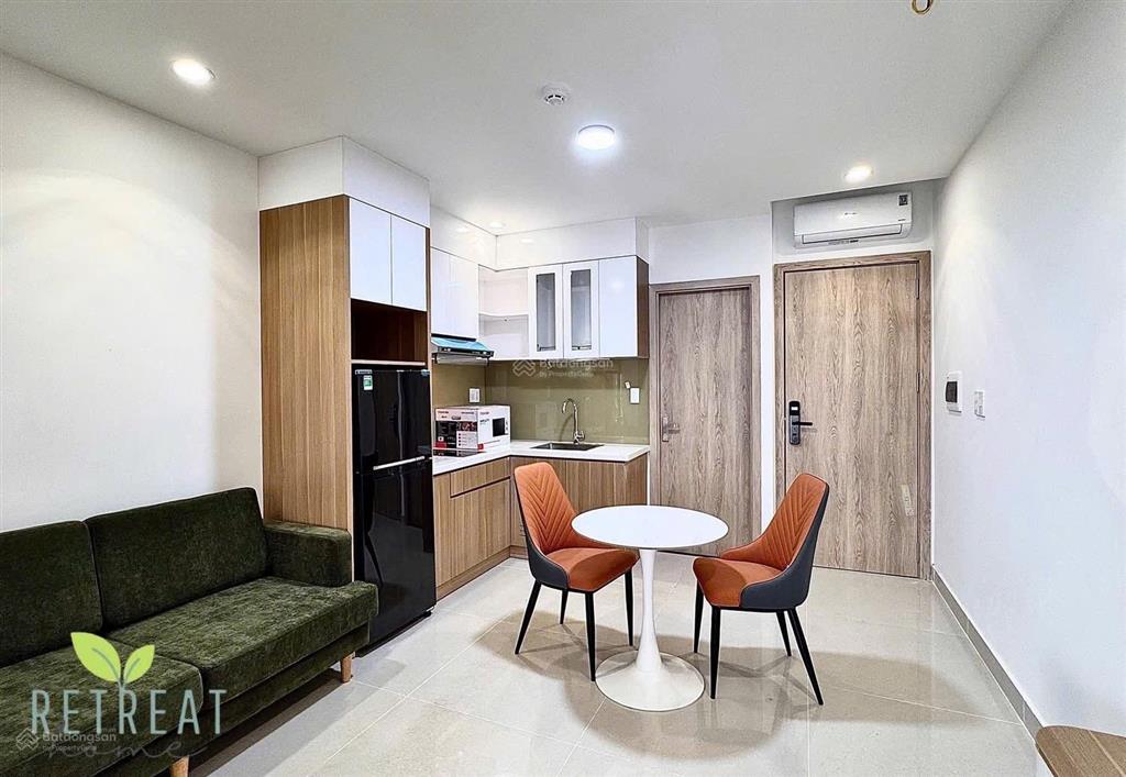 Căn hộ 1 phòng ngủ bancol rộng 50m2 mới 100% ngay tại quận 3, thang máy tận phòng, full nt