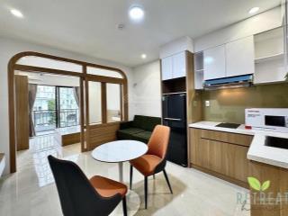 Căn hộ 1 phòng ngủ bancol rộng 50m2 mới 100% ngay tại quận 3, thang máy tận phòng, full nt