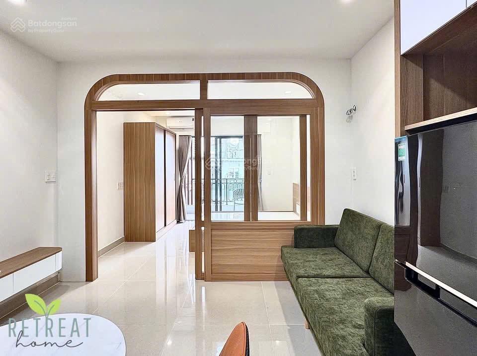 Căn hộ 1 phòng ngủ bancol rộng 50m2 mới 100% ngay tại quận 3, thang máy tận phòng, full nt