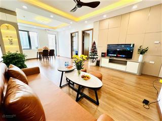 Bán căn hộ chung cư nam trung yên, căn góc 2 thoáng, tầng trung đẹp, nhà đẹp ở ngay, chưa đến 7 tỷ