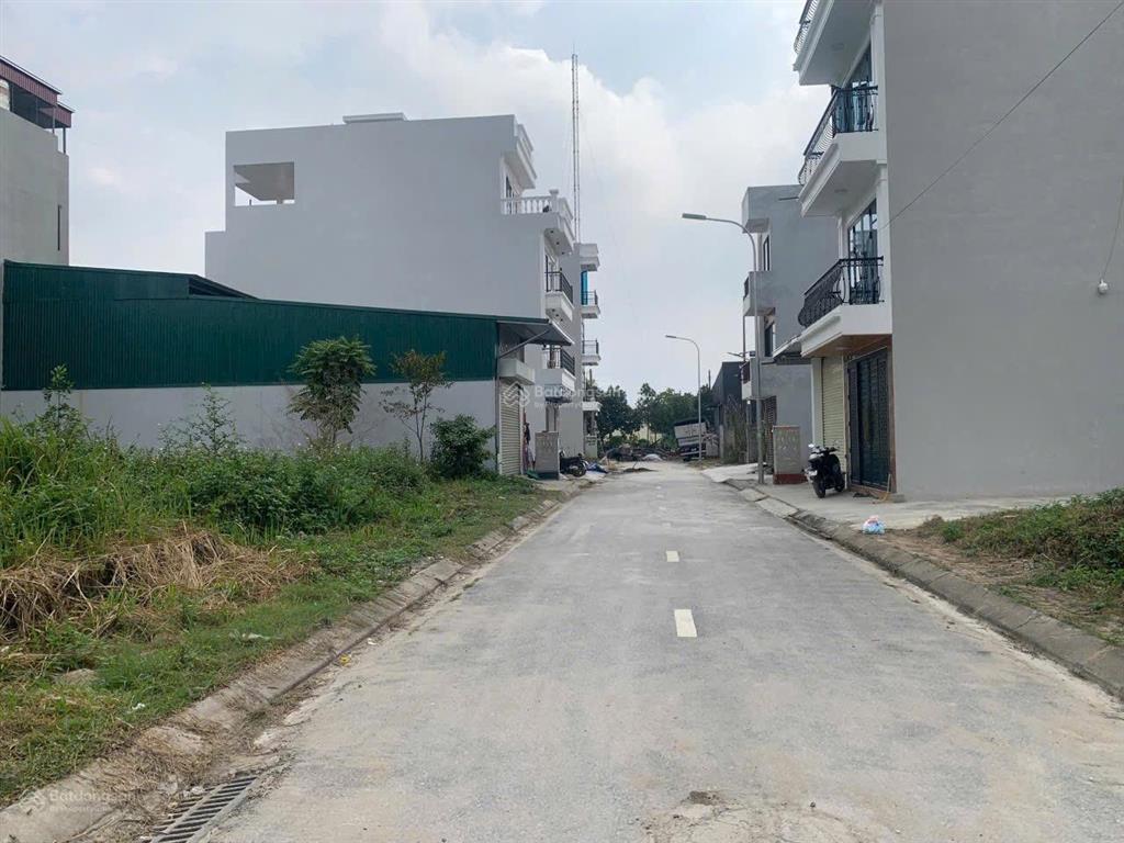 Cần bán nhanh lô đất dịch vụ trạm trôi cạnh svđ hoài đức sát ngay ql32,diện tích 94,3m2