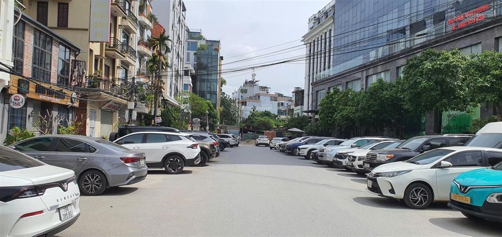 Bán khách sạn 5 sao tại phố giang văn minh, dt 260 m2, 9 tầng, 33 phòng