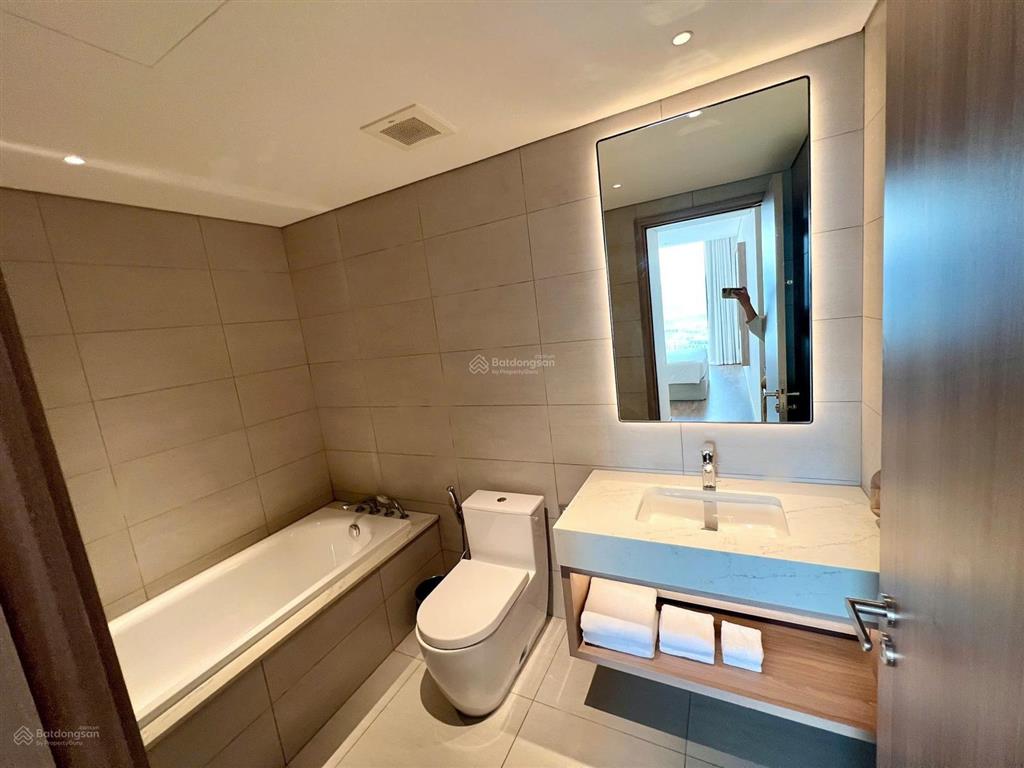 Bán cc a la carte hạ long bay, 4,6 tỷ, 75m2, 2pn, 2wc, hướng đông, tây, miễn phí dịch vụ 10 năm