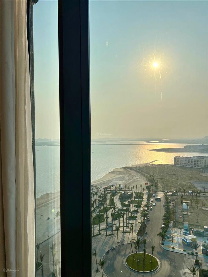 Bán cc a la carte hạ long bay, 4,6 tỷ, 75m2, 2pn, 2wc, hướng đông, tây, miễn phí dịch vụ 10 năm