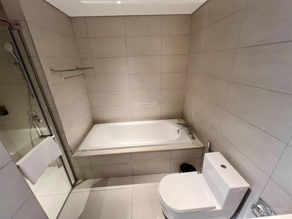 Bán cc a la carte hạ long bay, 4,6 tỷ, 75m2, 2pn, 2wc, hướng đông, tây, miễn phí dịch vụ 10 năm