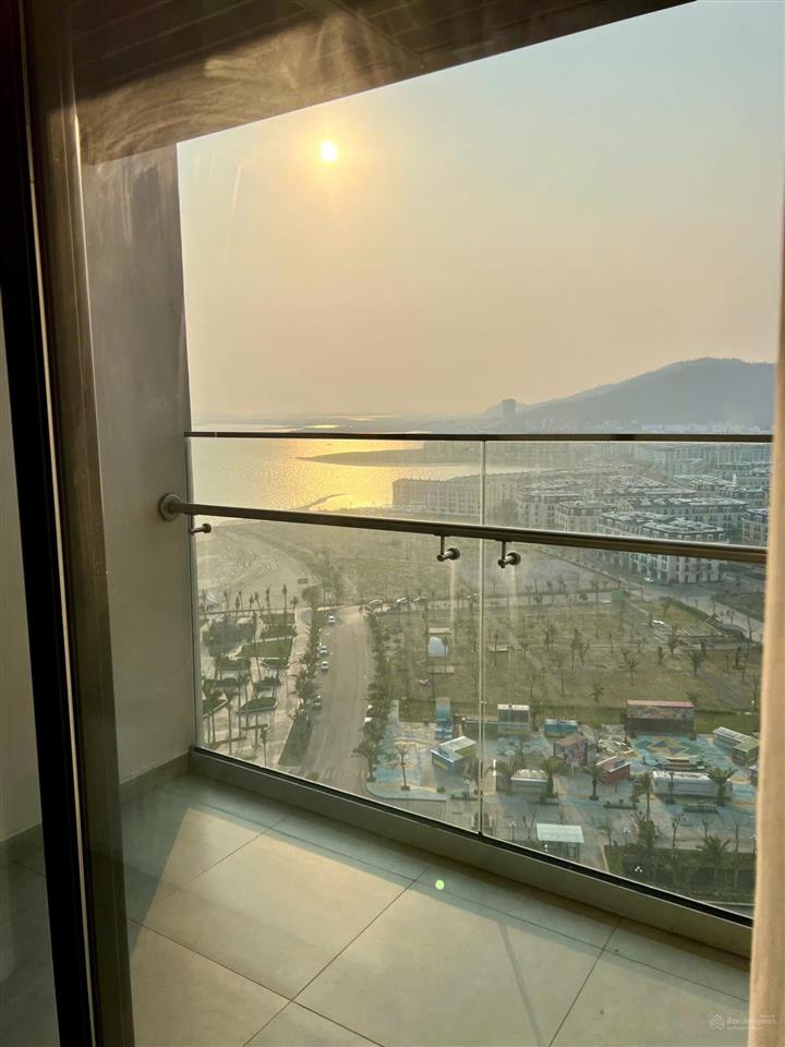 Bán cc a la carte hạ long bay, 4,6 tỷ, 75m2, 2pn, 2wc, hướng đông, tây, miễn phí dịch vụ 10 năm