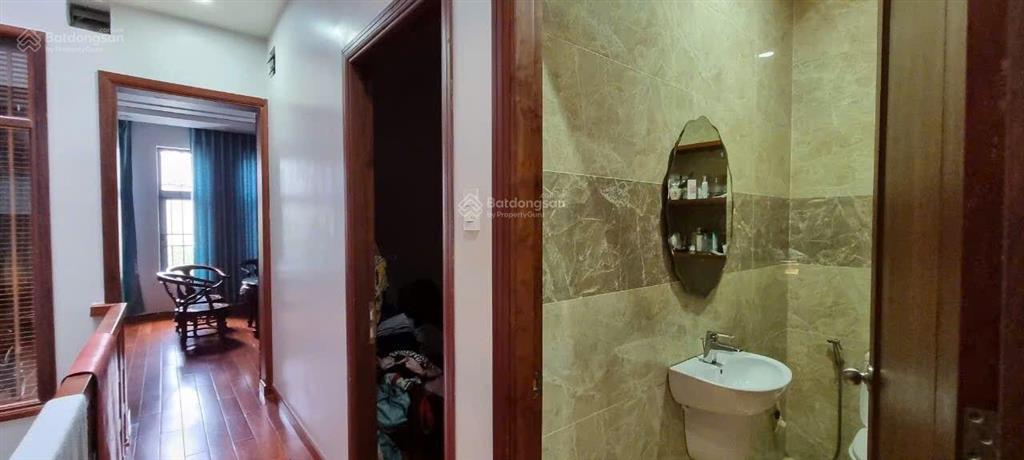 Bán nhà mặt tiền khu họ lê  6,7x24m  4 tầng  mặt tiền kinh doanh 15m có vỉa hè  giá chỉ 18 tỷ