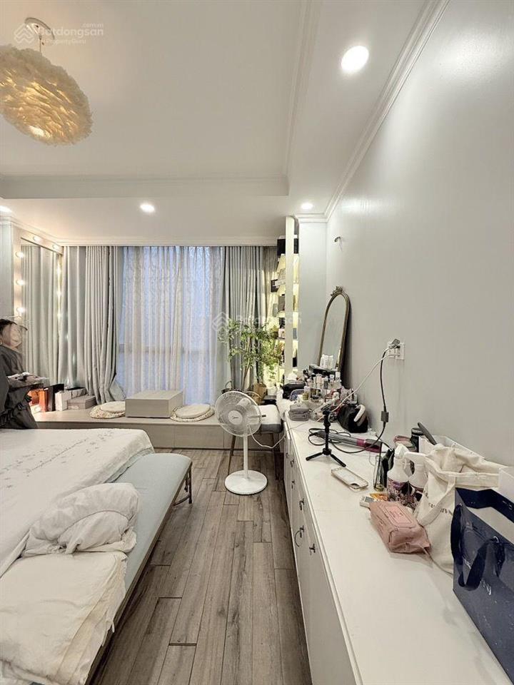 Bán nhà mặt tiền nguyễn sơn  5,5x19m  5 tầng  cho thuê 50tr/tháng  giá chỉ 13,5 tỷ