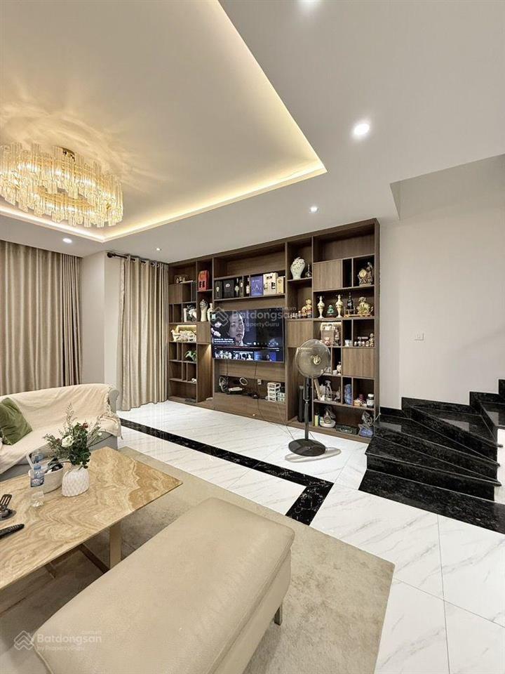 Bán nhà mặt tiền nguyễn sơn  5,5x19m  5 tầng  cho thuê 50tr/tháng  giá chỉ 13,5 tỷ