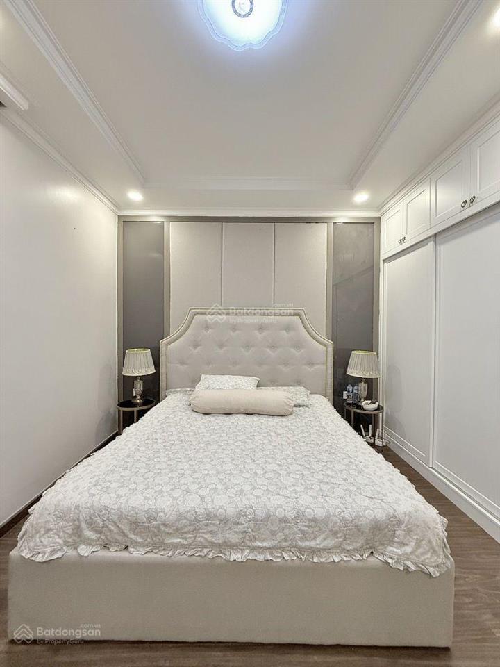 Bán nhà mặt tiền nguyễn sơn  5,5x19m  5 tầng  cho thuê 50tr/tháng  giá chỉ 13,5 tỷ