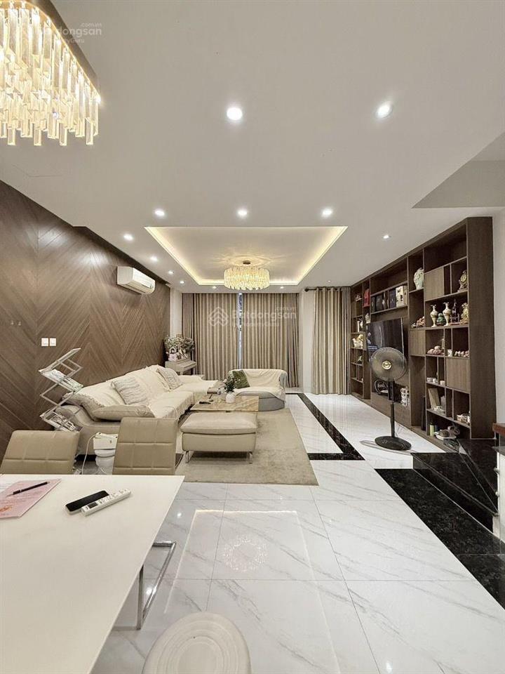 Bán nhà mặt tiền nguyễn sơn  5,5x19m  5 tầng  cho thuê 50tr/tháng  giá chỉ 13,5 tỷ