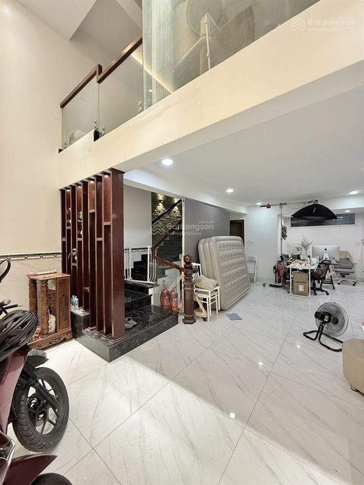 Bán nhà mặt tiền nguyễn sơn  5,5x19m  5 tầng  cho thuê 50tr/tháng  giá chỉ 13,5 tỷ