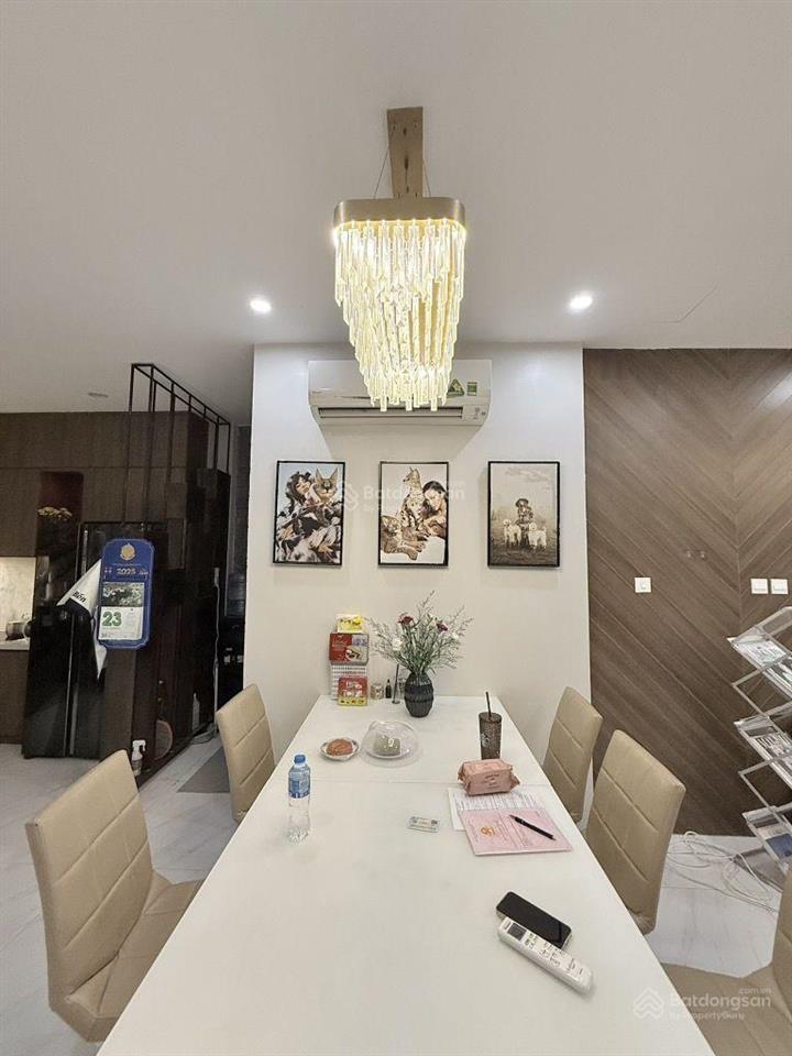 Bán nhà mặt tiền nguyễn sơn  5,5x19m  5 tầng  cho thuê 50tr/tháng  giá chỉ 13,5 tỷ