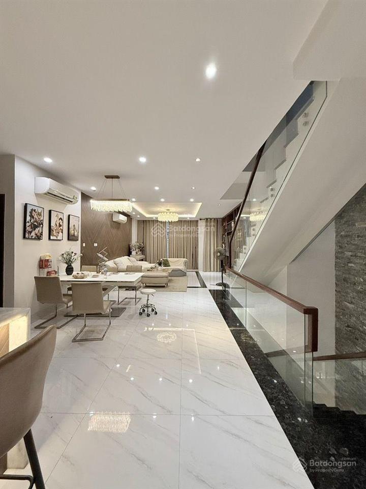 Bán nhà mặt tiền nguyễn sơn  5,5x19m  5 tầng  cho thuê 50tr/tháng  giá chỉ 13,5 tỷ