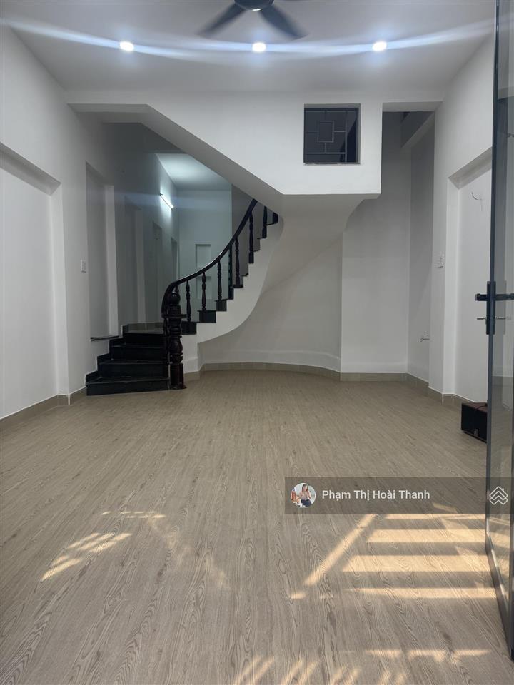 Cg. nhà 2 tầng  đường thông  lã xuân oai  gần lê văn việt  70m2  ngang 4.5m  6.65tỷ