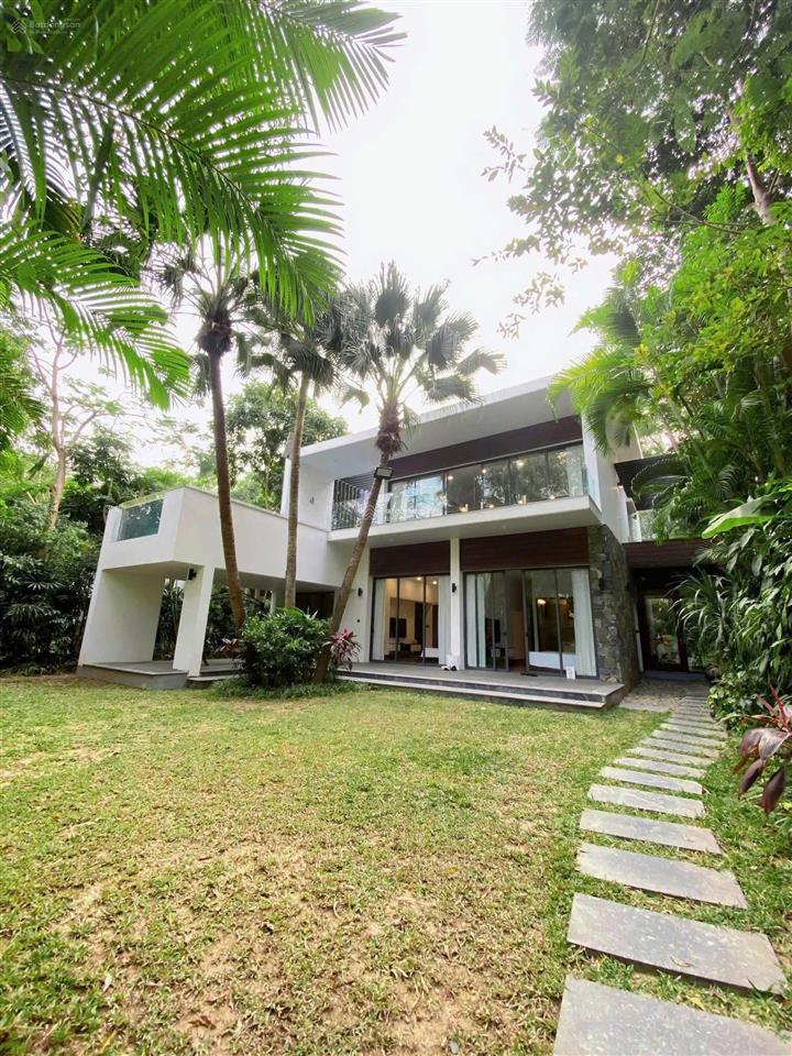 Tôi cần bán biệt thự nằm trong lõi khu resort flamingo (khu biệt thự cao cấp)